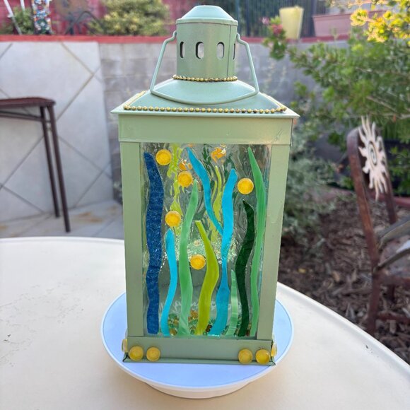 Stained Glass Lantern Handcrafted glass mosaic One-of-a-kind lamp 5"x5"x12" NEW - Picture 3 of 6